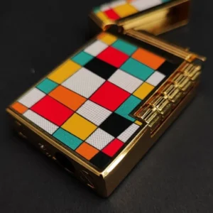 فندک بغل زن برند لایتر (lighter) طرح چهار خانه رنگی